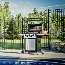 BBQs & Smokers Broil King SIGNET 390 BBQ With Side Burner, Rear Rotisserie Burner & Rotisserie Kit