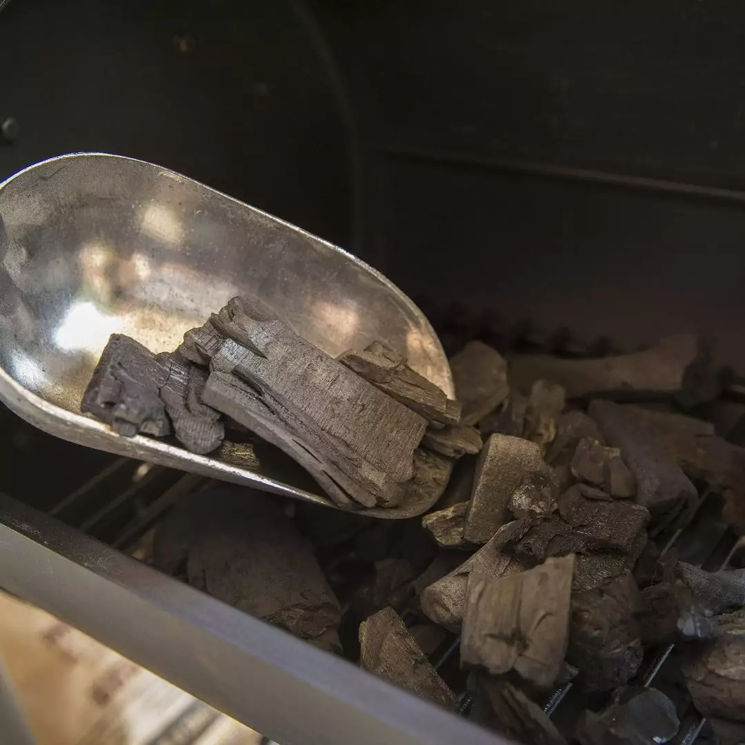 Broil King Regal Charcoal Grill 400 With Heavy Duty Cast Iron Grids BBQs & Smokers 8 Broil King Regal Charcoal Grill 400 With Heavy Duty Cast Iron Grids BBQs & Smokers