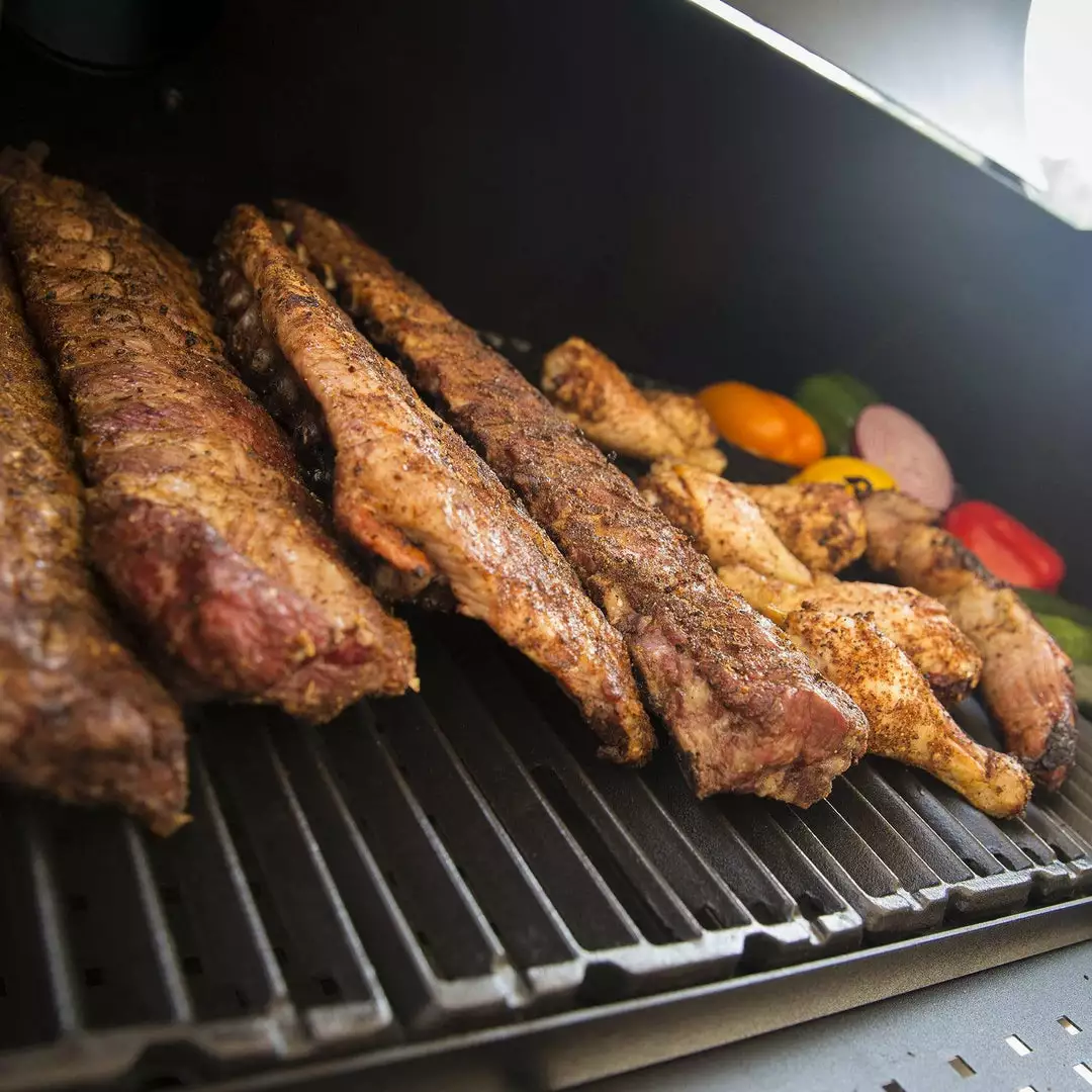 Broil King Regal Charcoal Grill 400 With Heavy Duty Cast Iron Grids BBQs & Smokers 9 Broil King Regal Charcoal Grill 400 With Heavy Duty Cast Iron Grids BBQs & Smokers