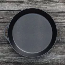 Lodge - Cast Iron Skillet 17