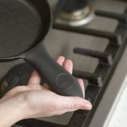 BBQ Accessories Lodge - Mini Silicone Handle Holder (Red & Black)