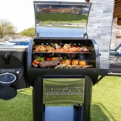Louisiana Grills Founders Legacy 800 Pellet Grill BBQs & Smokers