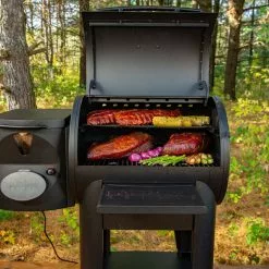 Louisiana Grills Founders Series Premier 800 Pellet Grill