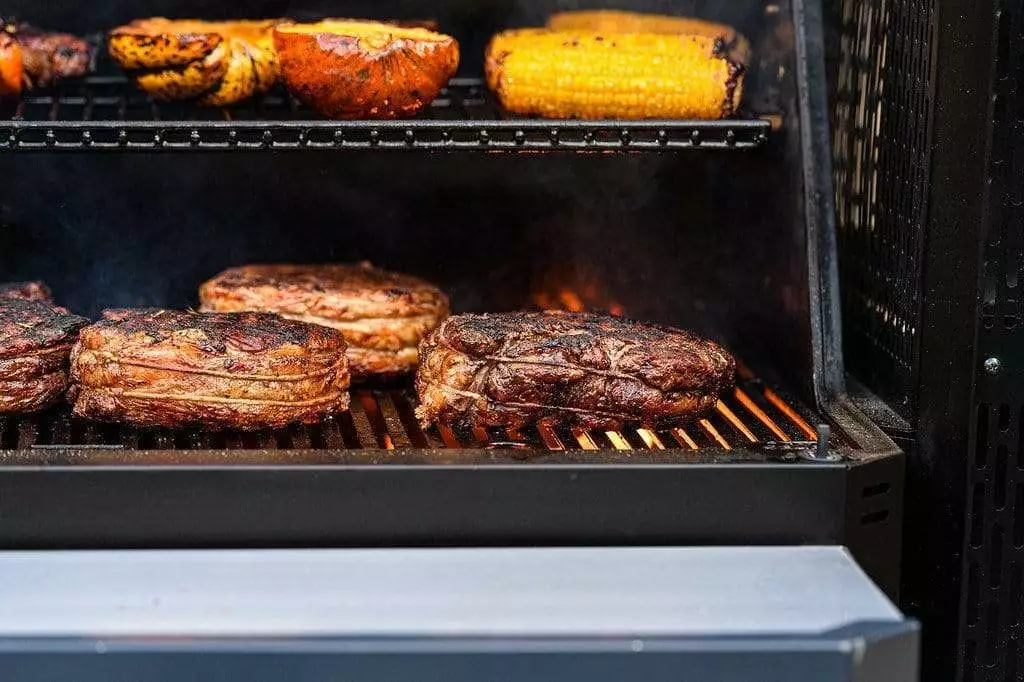 Masterbuilt Gravity Series 1050 Digital Charcoal BBQ & Smoker BBQs & Smokers 6 Masterbuilt Gravity Series 1050 Digital Charcoal BBQ & Smoker BBQs & Smokers