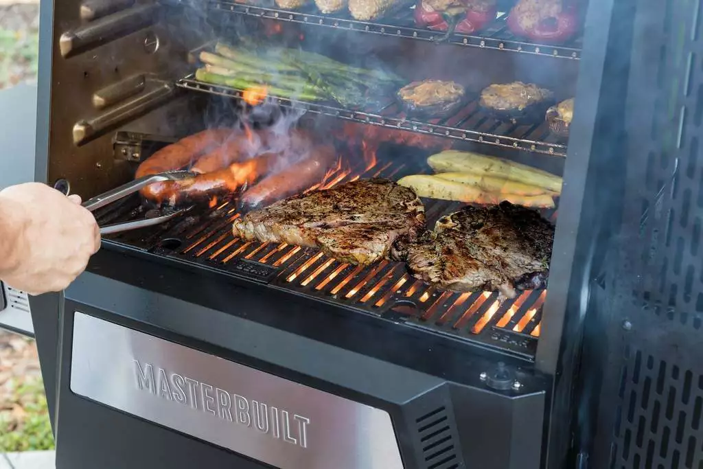 Masterbuilt Gravity Series 560 Digital Charcoal BBQ Grill & Smoker BBQs & Smokers 11 Masterbuilt Gravity Series 560 Digital Charcoal BBQ Grill & Smoker BBQs & Smokers