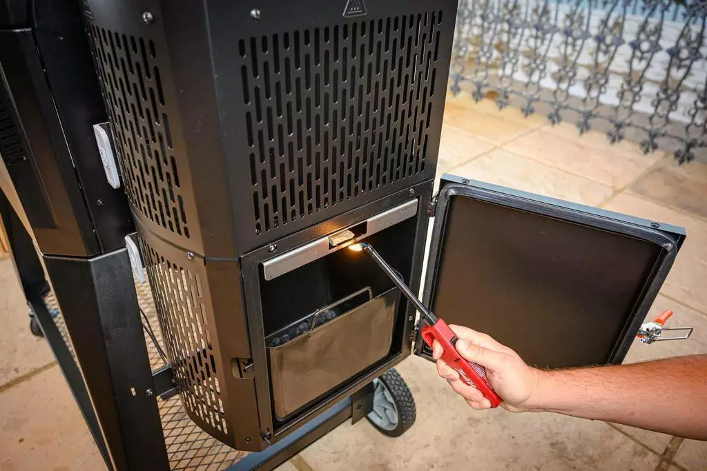 Masterbuilt Gravity Series 560 Digital Charcoal BBQ Grill & Smoker BBQs & Smokers 4 Masterbuilt Gravity Series 560 Digital Charcoal BBQ Grill & Smoker BBQs & Smokers