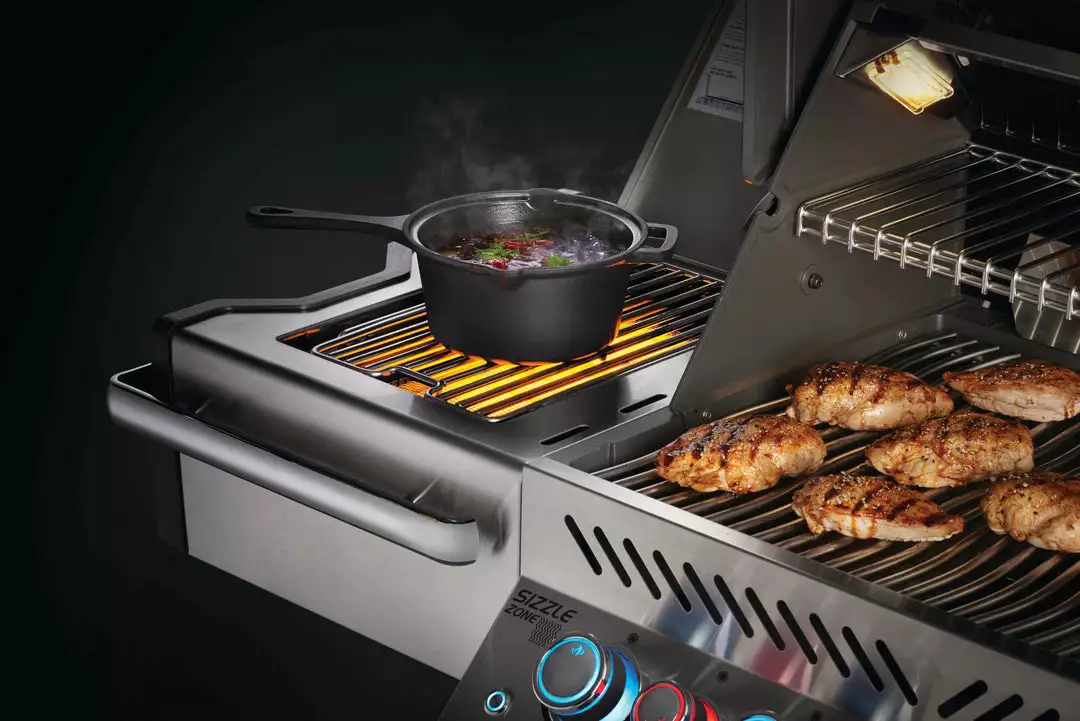 Napoleon Cast Iron Sauce Pan W/ Lid 2 Napoleon Cast Iron Sauce Pan W/ Lid