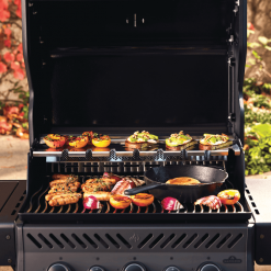BBQs & Smokers Napoleon PHANTOM Rogue SE 425 BBQ With Infrared Side & Rear Burners (Matte Black)