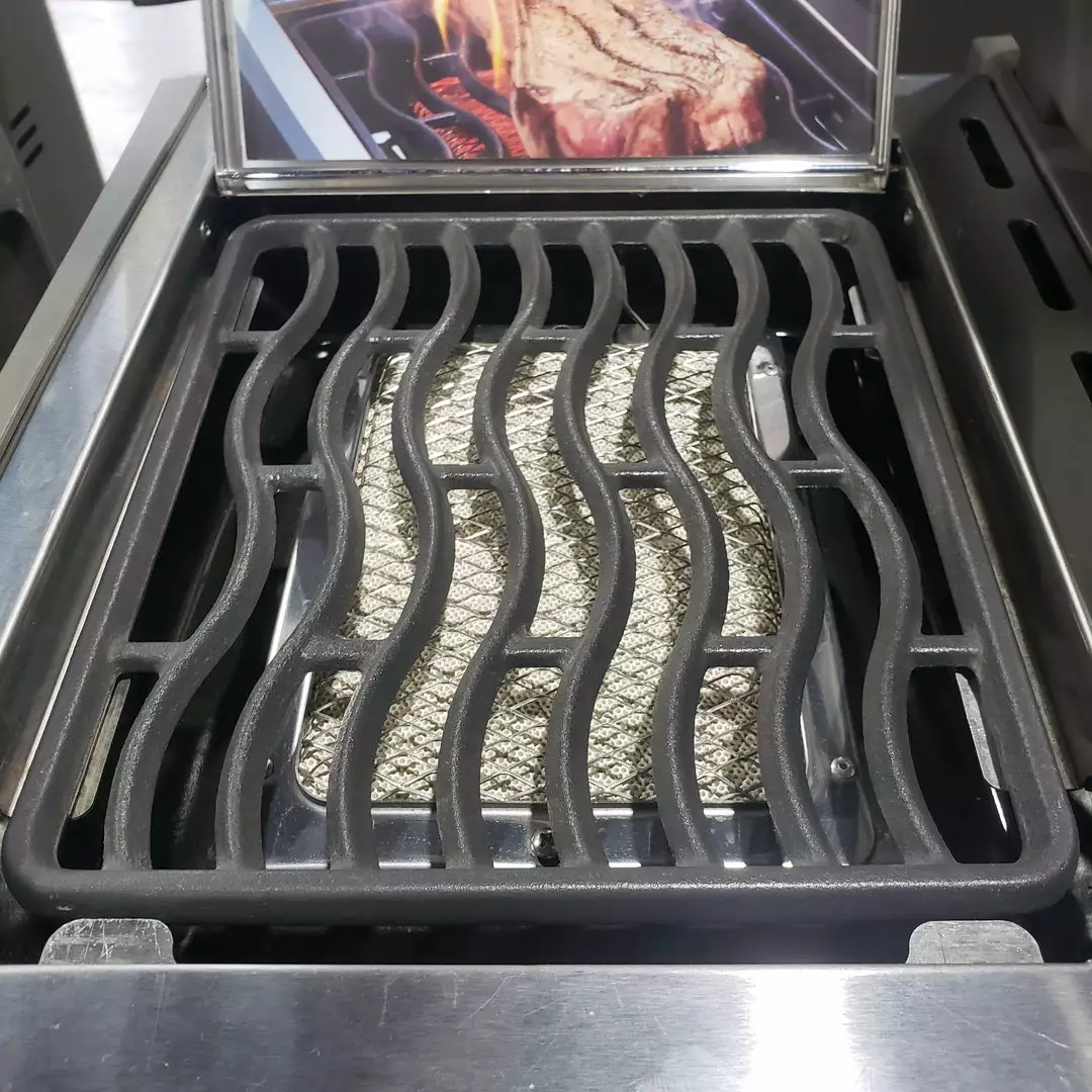 Napoleon S81004 Infrared Side Burner For Rogue 425 BBQ Replacement Parts 5 Napoleon S81004 Infrared Side Burner For Rogue 425 BBQ Replacement Parts