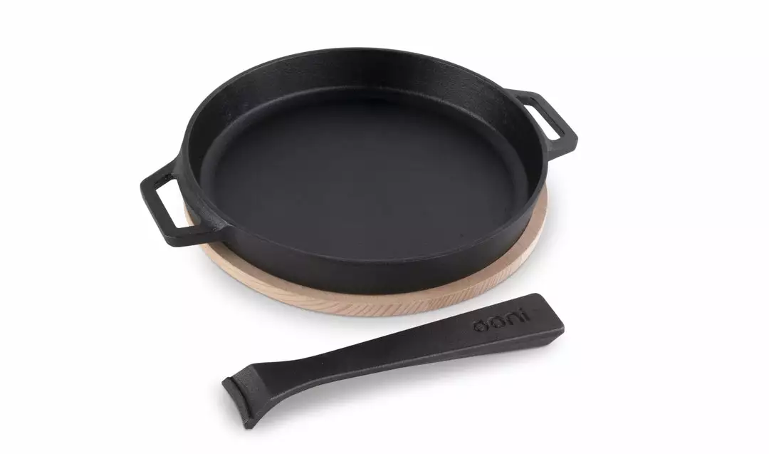Ooni Cast Iron Skillet Pan BBQ Accessories 2 Ooni Cast Iron Skillet Pan BBQ Accessories