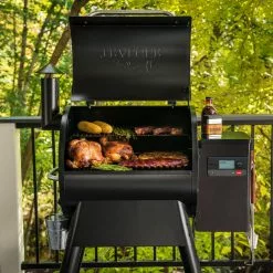 Traeger PRO 575 Pellet Grill TFB57GLEC BBQs & Smokers