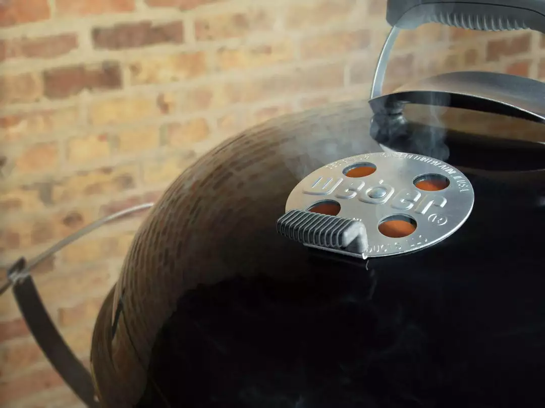 Weber Charcoal Kettle 22.5" Performer 5 Weber Charcoal Kettle 22.5" Performer