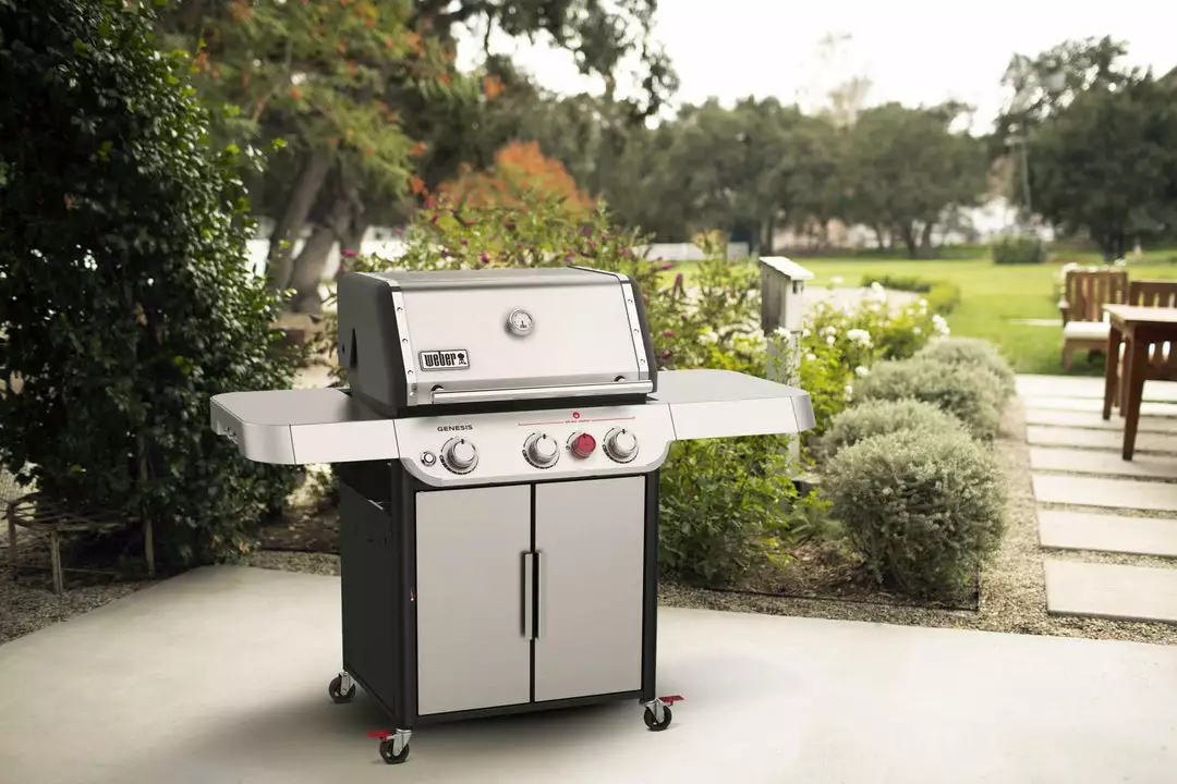 BBQs & Smokers Weber Genesis S-325s Gas Grill With Sear Zone 14 BBQs & Smokers Weber Genesis S-325s Gas Grill With Sear Zone