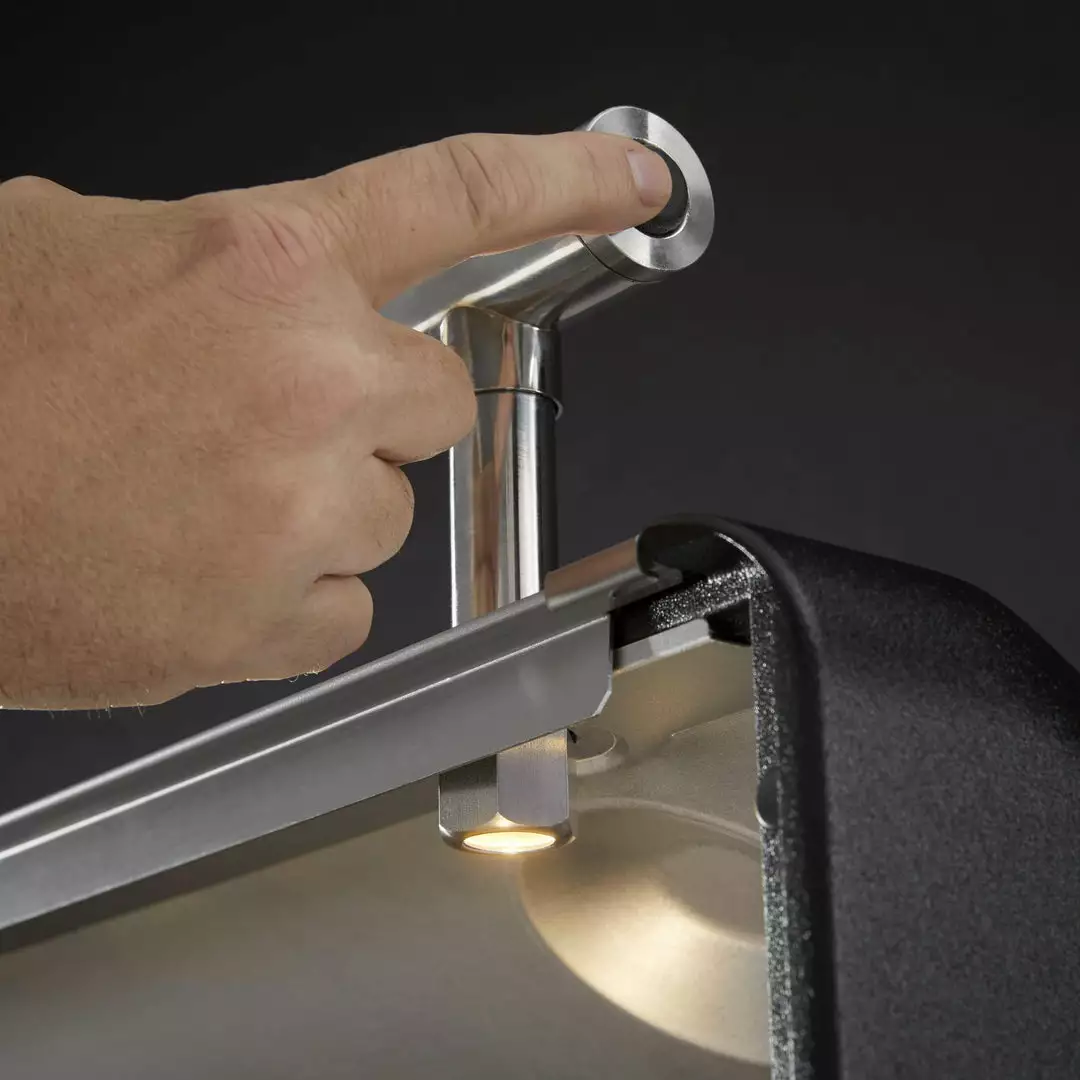 BBQs & Smokers Weber Genesis SI-E-330 Gas Grill With Sear Zone 10 BBQs & Smokers Weber Genesis SI-E-330 Gas Grill With Sear Zone