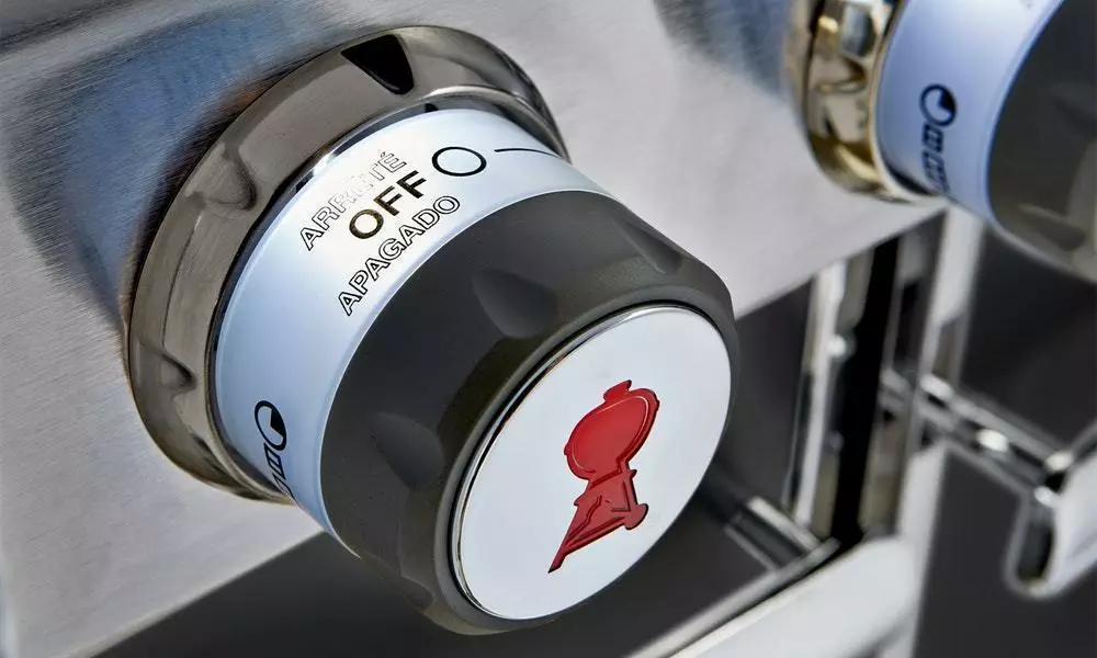 BBQs & Smokers Weber Summit E-670 BBQ With Stainless Steel Cooking Grill Grates 8 BBQs & Smokers Weber Summit E-670 BBQ With Stainless Steel Cooking Grill Grates