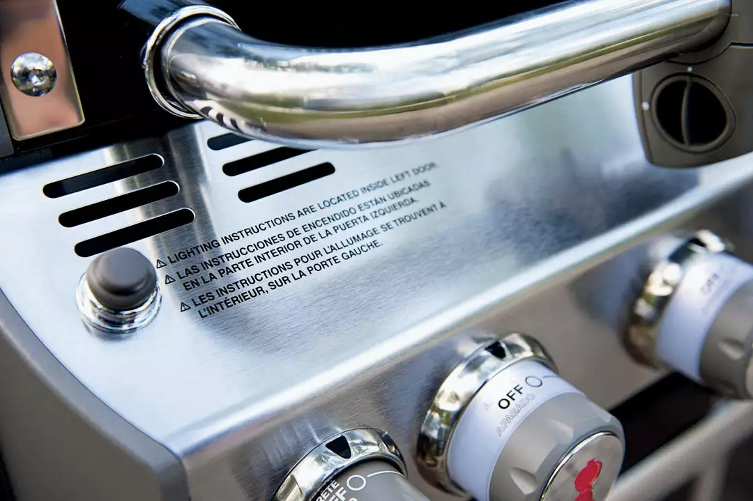 BBQs & Smokers Weber Summit E-670 BBQ With Stainless Steel Cooking Grill Grates 16 BBQs & Smokers Weber Summit E-670 BBQ With Stainless Steel Cooking Grill Grates