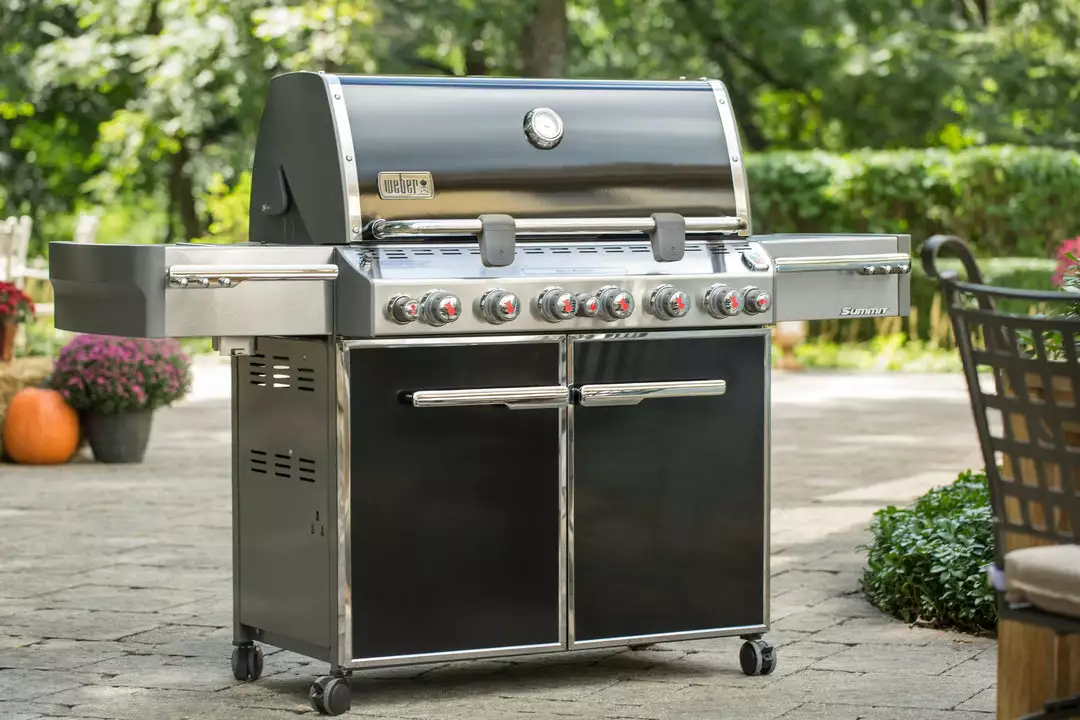 BBQs & Smokers Weber Summit E-670 BBQ With Stainless Steel Cooking Grill Grates 14 BBQs & Smokers Weber Summit E-670 BBQ With Stainless Steel Cooking Grill Grates